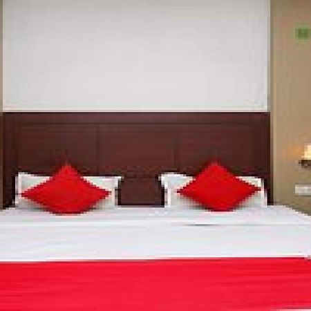 Capital O Hotel Surya Continental Lucknow Buitenkant foto