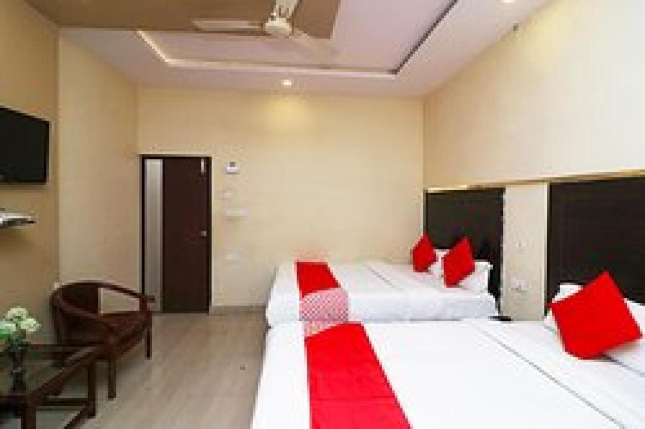 Capital O Hotel Surya Continental Lucknow Buitenkant foto